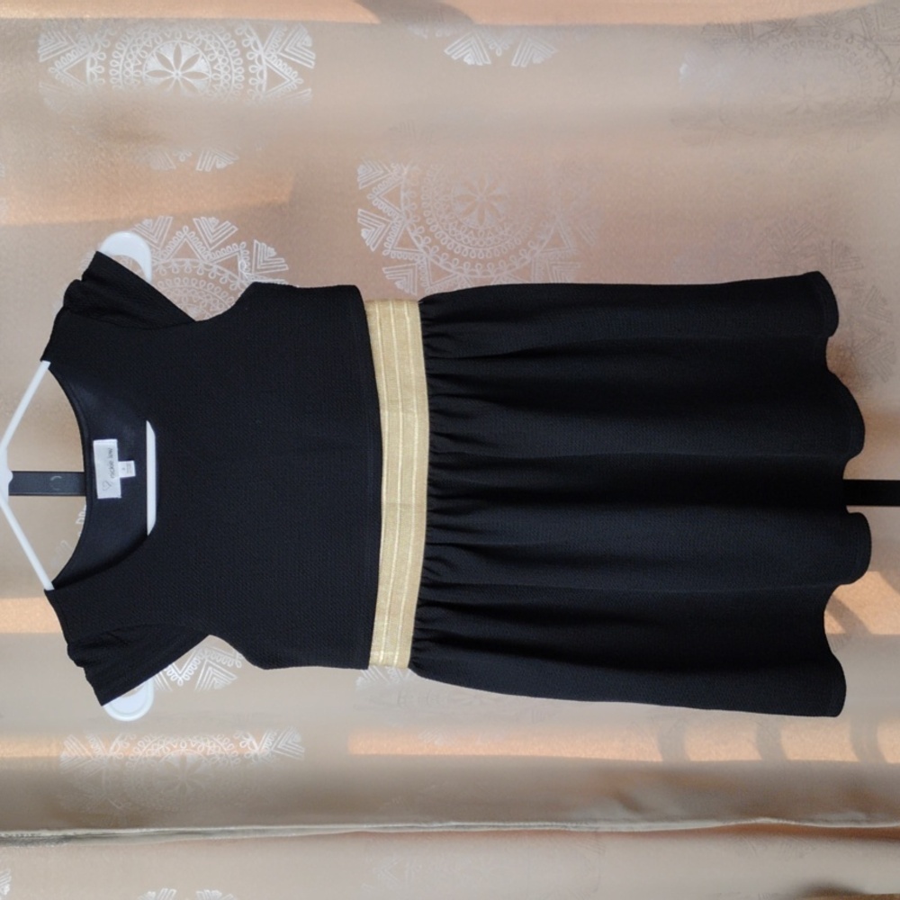 BRAND: Nickie Lew - SIZE: 8
